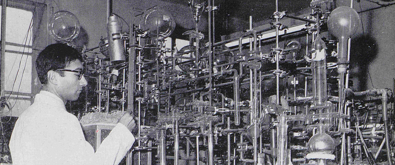 Instalación de vacío para el estudio de reacciones de oxidación en fase gaseosa. Departamento de Cinetoquimice del Instituto de Química Física "Rocasolano"